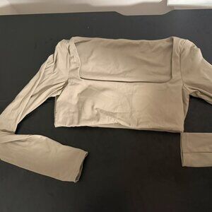 long sleeved active top